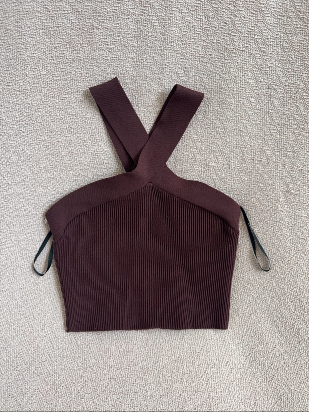 Babaton Women’s Cross-Strap Ribbed Crop Top - burgundy